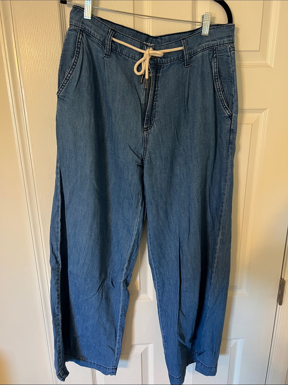 Old Navy drawstring jeans